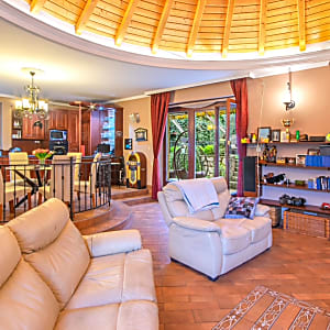  Luxus családi ház saját medencével #3